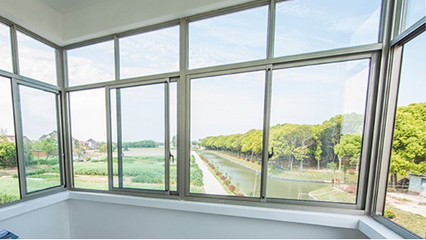 樓上樓門窗 | 專業(yè)安裝的高端鋁合金門窗伴你溫暖過冬！