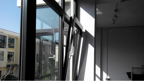 都2020年了，你還在與高端門窗談價(jià)格，和低端門窗談質(zhì)量？