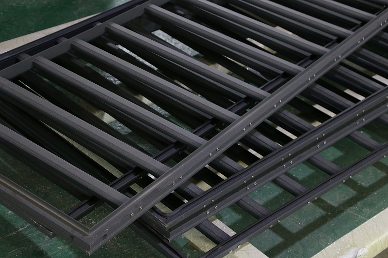 iphone12不再隨機附贈充電器和耳機？樓上樓高端門窗質量不減配