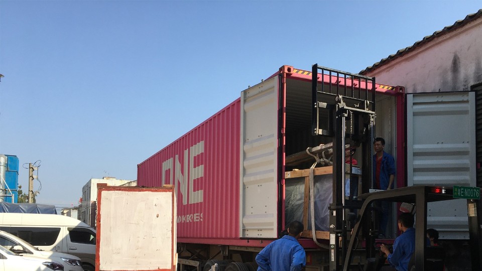 私家別墅豪宅定制的高端鋁合金門窗即將被送出國(guó)！