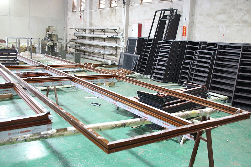 高端門(mén)窗選擇哪種風(fēng)格和材質(zhì)比較好？有門(mén)窗廠家推薦嗎？