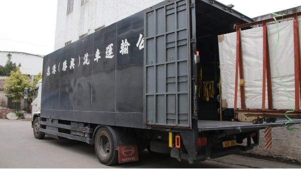 佛山哪個(gè)門窗廠家做工程門窗做得好？-樓上樓門窗