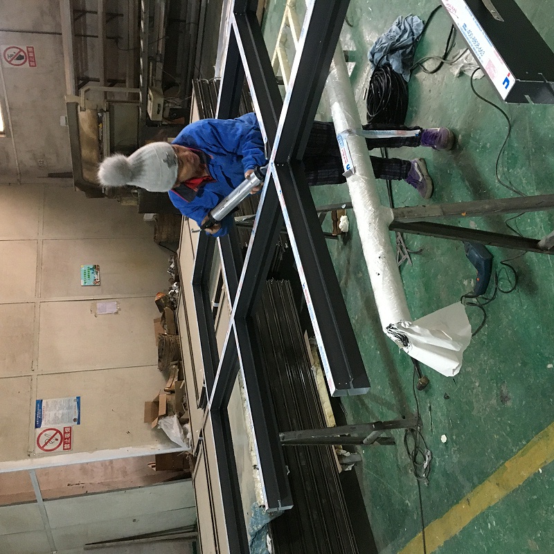 堪比美的暖風(fēng)機(jī)的鋁木復(fù)合門窗，助你輕松抵御寒冬！