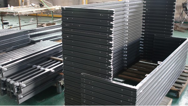 如何選擇優(yōu)質(zhì)的門窗工程定制廠家？樓上樓為您解答