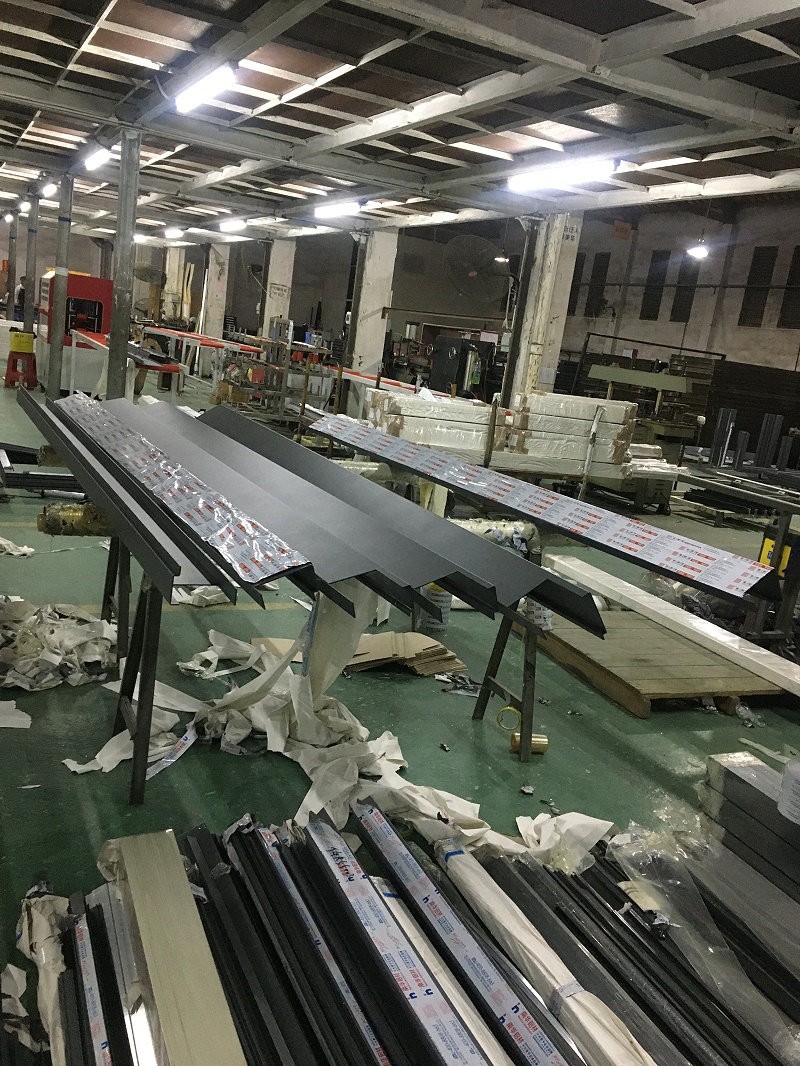 好氣哦！隔壁家居然花350元就買到了高端斷橋鋁合金門窗？