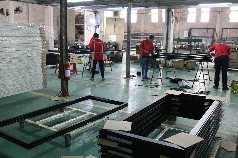 樓上樓門(mén)窗-工程門(mén)窗定制廠家